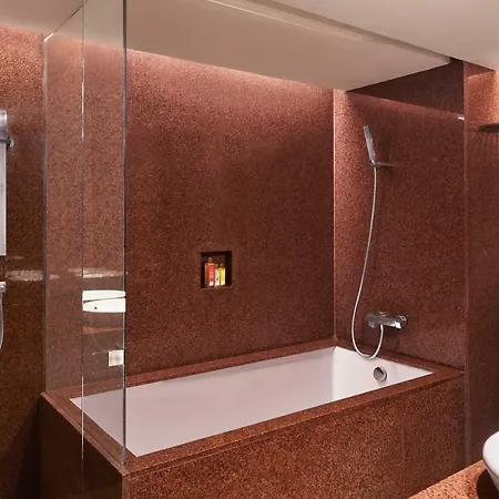 President - Ihcl Seleqtions Hotel Mumbai Exterior photo Bathroom with shower and bath
